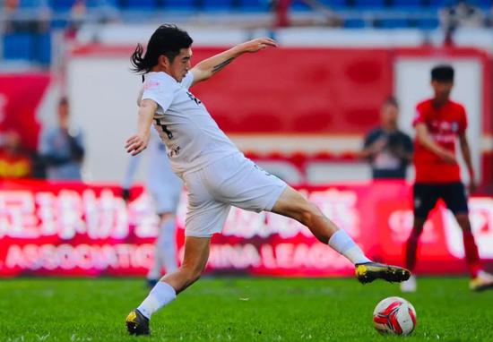 10-耶拉维奇,9-马格利卡 替补:3-法图斯,14-朱征宇,1-苏渤洋,7-王帆