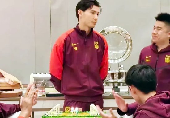 小说：穿越成杂毛鸟想摆烂？收拾俩转世大佬烂摊子竟强到逆天