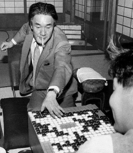 日本老棋迷谈日本围棋礼仪和国际围棋礼仪(下)_棋牌_新浪竞技风暴_新