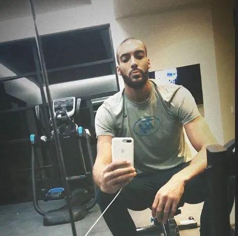 噩耗!2名球員感染新冠病毒離世,Gobert的情況也不樂觀?-黑特籃球-NBA新聞影音圖片分享社區