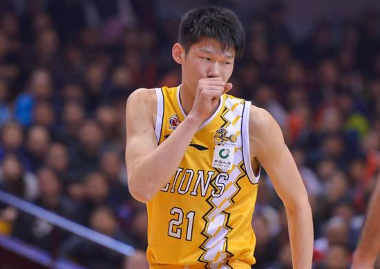 CBA出现突发情况！张兆旭的痛他又品尝了一遍