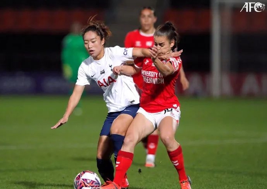 效力于女足英超的国脚唐佳丽