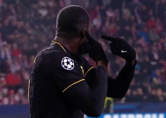 卢卡库：整个体育场都是种族主义嘘声