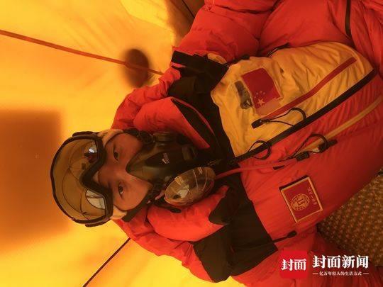 王伟在海拔7790米（受访者供图）