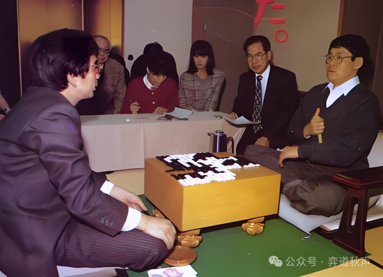 上班吃口早餐被直接开除！老板强硬辞退，最后反倒赔偿8000元
