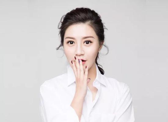 个人履历:曾多次报道奥运会等国际赛事,是马拉松赛场的明星主持和解说