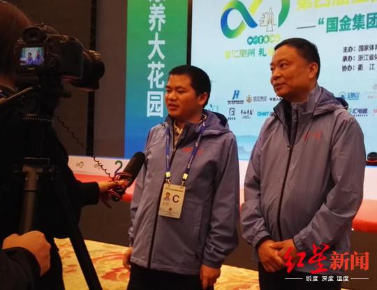 ▲趙攀偉和李艾東接受采訪