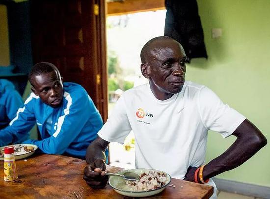 基普乔格伟大的背后 是常人难以想象的自律