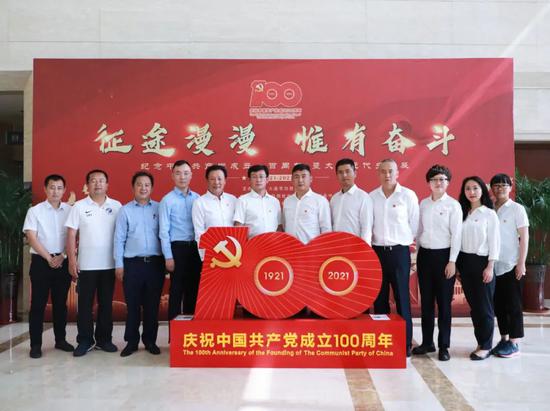 庆祝建党100年,庆祝建党100年海报 奋斗百年路启航新征程大连人开展庆祝建党100周年主题活动