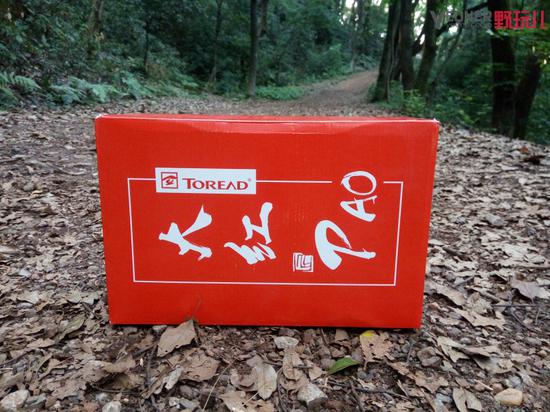 越野赛上的一抹红，探路者大红PAO-F1越野跑鞋体验。