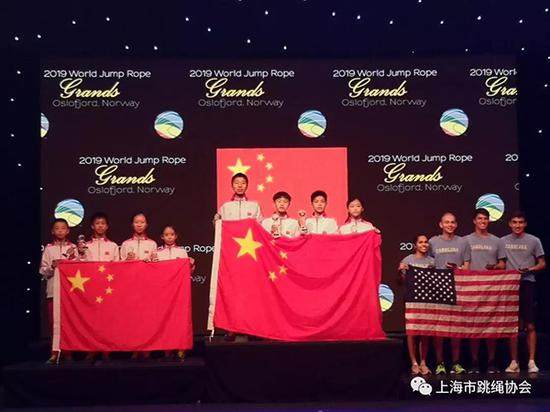 平均1秒9.5次!小学生跳绳震惊网友：这就是中国速度