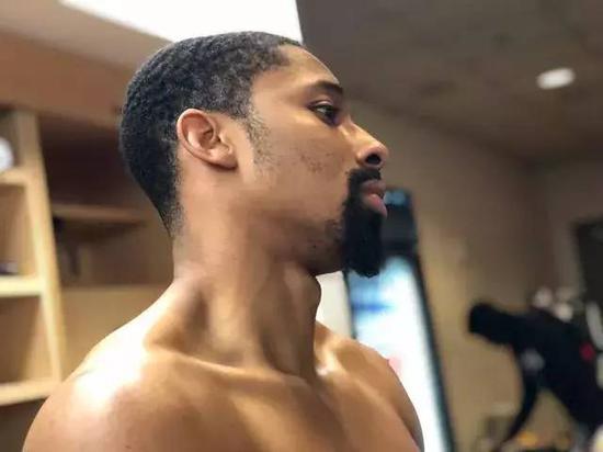 噩耗！湖人旧将跟腱撕裂！这队3.6亿全伤了！