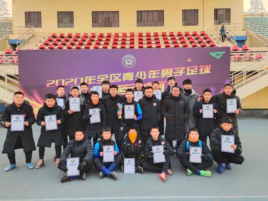 2020年12月，平罗县男子乙组代表队取得全区青少年男子足球冠军杯第一名，创造了平罗县男子足球的最好成绩。
