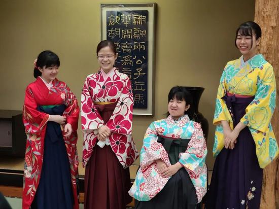 藤泽里菜再退上野仲邑堇和服照温泉美食炫目 棋牌 新浪竞技风暴 新浪网