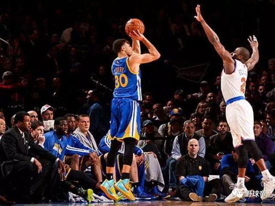教学|三分投篮的发力细节!了解一下!_NBA_新浪竞技风暴_新浪网