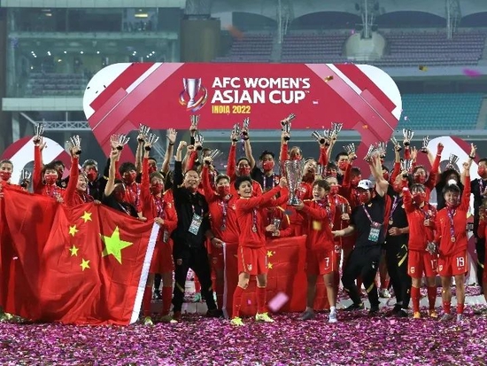 中国女足凯旋如果奇迹有颜色那一定是中国红