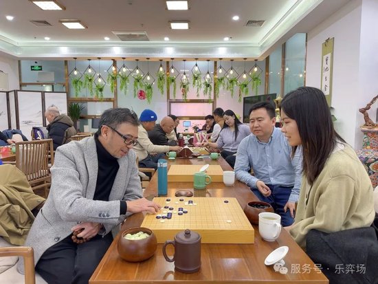独居女醉走错门被反锁，邻居一句话让我红了眼！