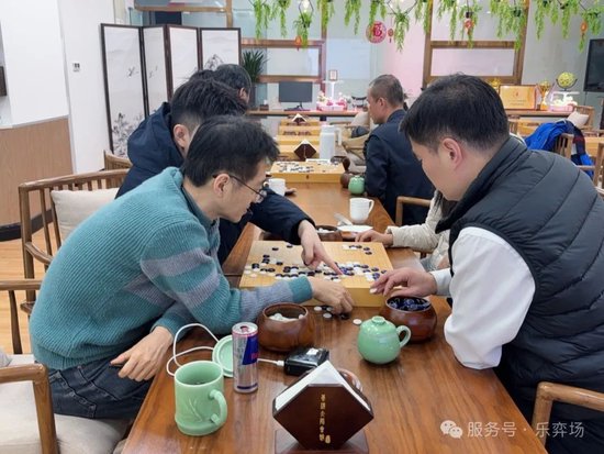 南宁一小区2.3元一级物业费，门禁坏一个月没人修？