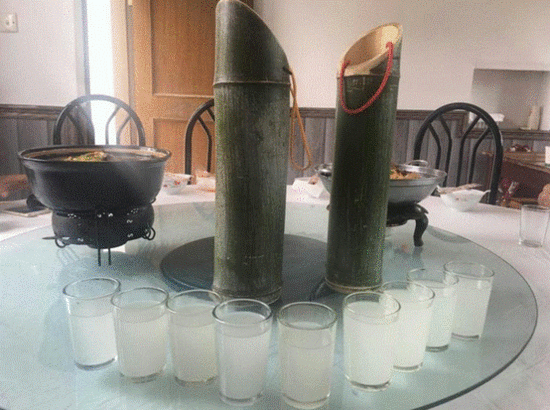 中午农家乐全部喝掉。土鸡汤非常鲜美。