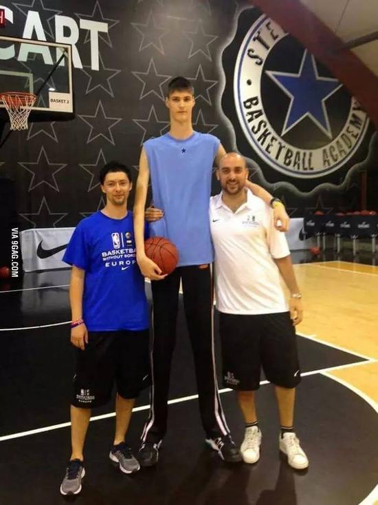 扒一扒|15岁的2米29少年 球风太美不敢看