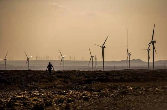 　　4X4接力队友的补给站协作，让队员更好更快挑战自己。