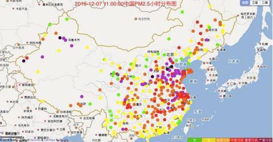 　图中颜色越深，代表当地空气中PM2.5含量越高，可以看到有些地区已经变成黑色，这类地区的PM2.5值通常都在300以上。　
