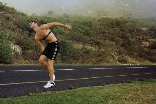 想要加速损伤恢复，耐力运动员一定要知道如何冰敷。