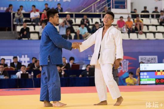 中国男子柔道-66kg级别新老两代人的握手，输的心服口服，赢的惊心动魄。