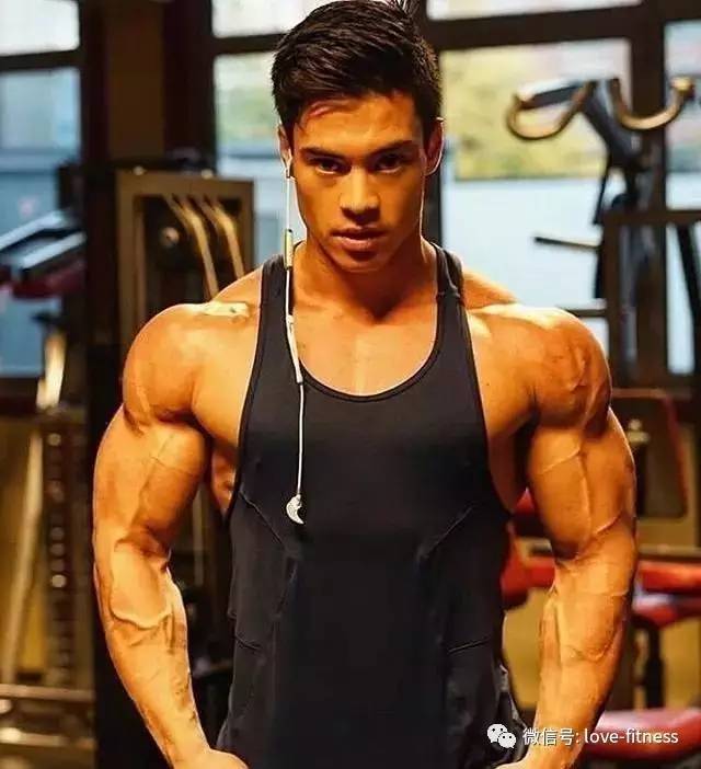 都说肌肉是男人最好的外衣，送上一组火遍全球的肌肉对比照