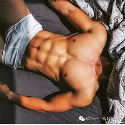 除了饮食上需要注意，还要注意训练质量、时间等因素。