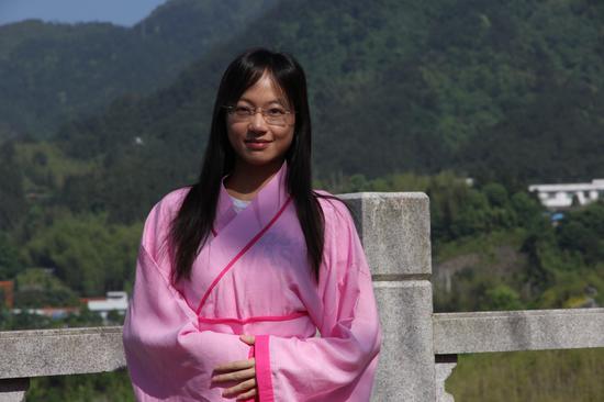  图为象棋女神时凤兰