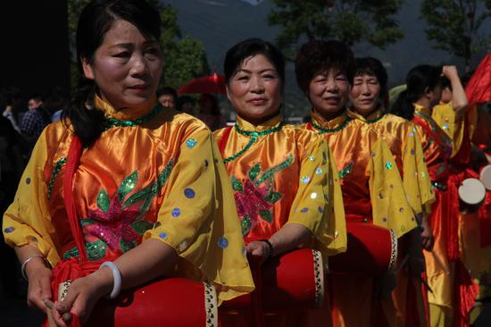  开幕式群众体育表演