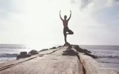 瑜伽“开肩”！好处多多的东方秘术你会做吗？