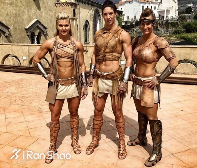 (左:brooke ence,右:madeleine vall beijner)在电影开拍前,女战士们