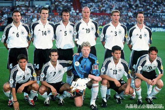 2000年6月20日 欧洲杯葡萄牙3:0德国,后排左至右:诺沃特尼,哈曼,伯德