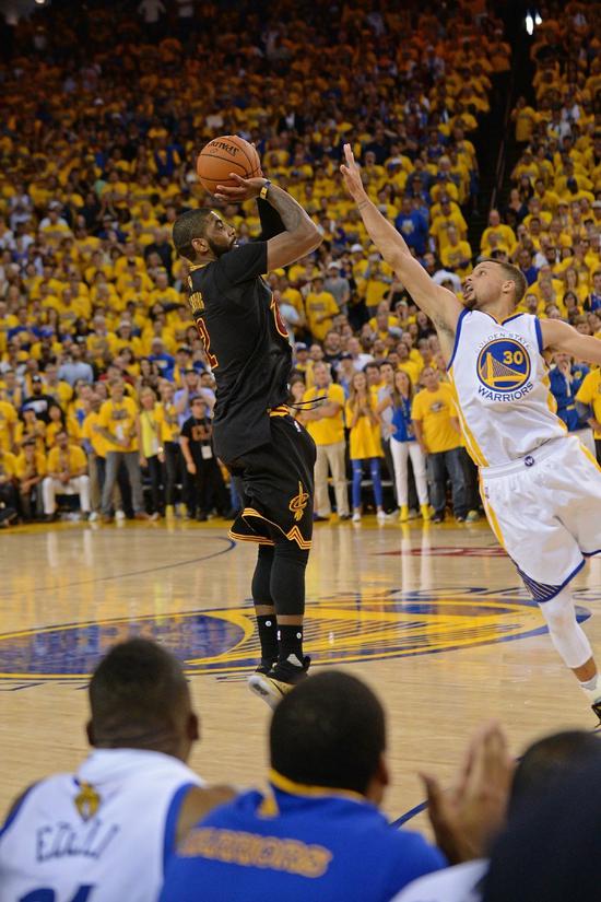 凯里-欧文高估了自己?凯里-欧文对于球队的价值也不是没有争议的.