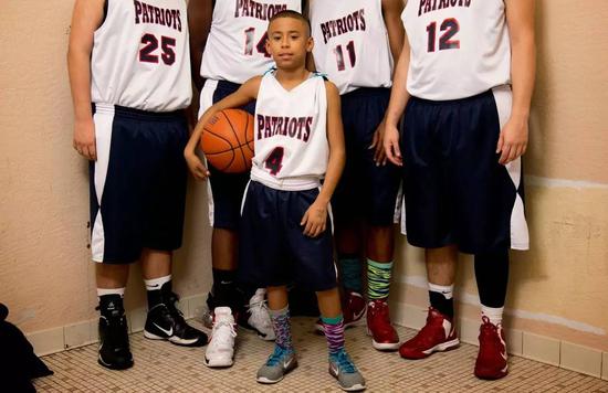 年仅11岁的中学生朱利安纽曼   引爆了美国的篮球圈