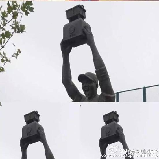 雕像和永久居留证颁奖现场(图源马布里微博)现在马布里40岁了,尽管