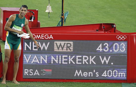 范尼凯克参加里约奥运400米跑，并打破世界纪录。视觉中国 资料