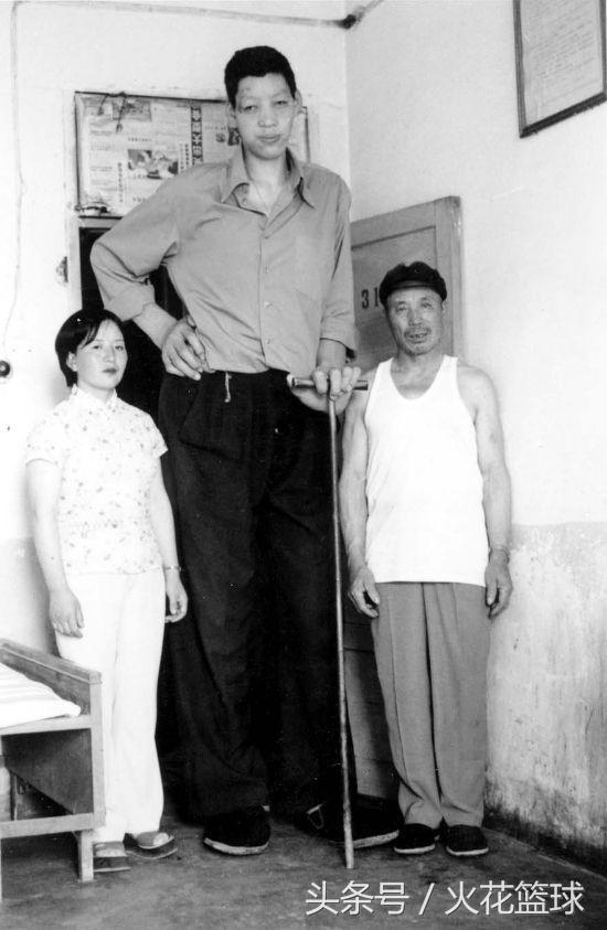 中国最高的人最矮图片