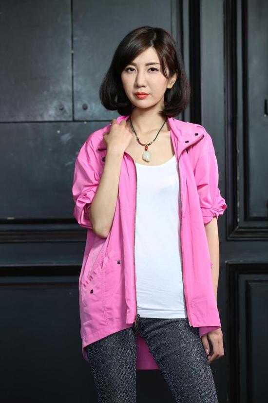 美女车手金蕊跨界玩设计复古风绳艺香水卖到脱销