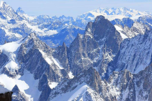 演员窦骁又携手戈尔开启了“2017年霞慕尼攀登探索之行”