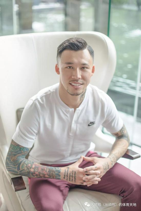 张琳芃专访花絮:球迷精心送漫画 敞开心扉频送爆点