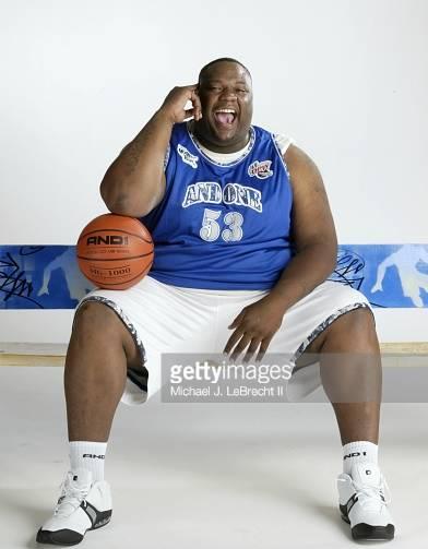 特洛伊·杰克逊打起来球来却能跟欧文一样骚却有一个人长着比奥尼尔还