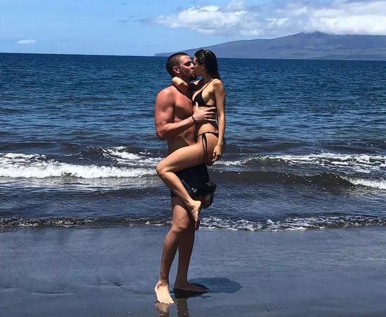 9400w先生遭遇车祸！脑震荡+颈部受伤！