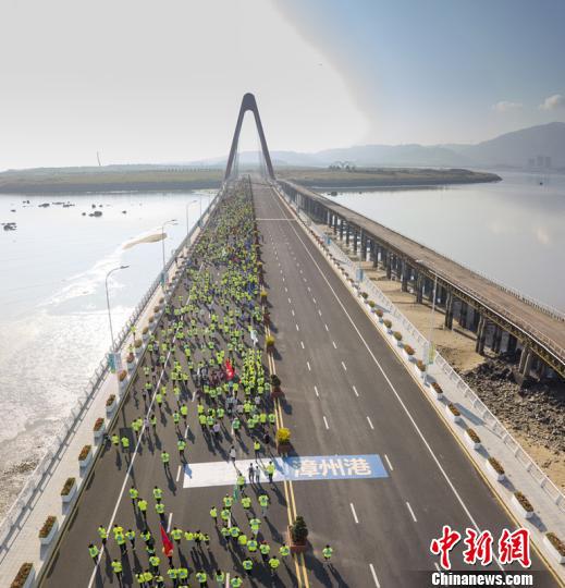 开跑瞬间