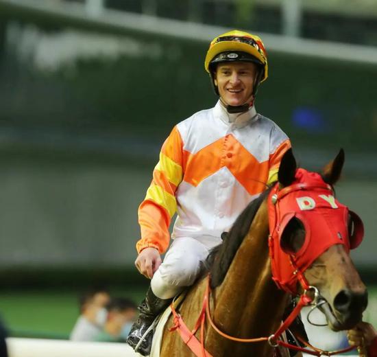 【跑马地赛事】波健士首进香港凯旋门