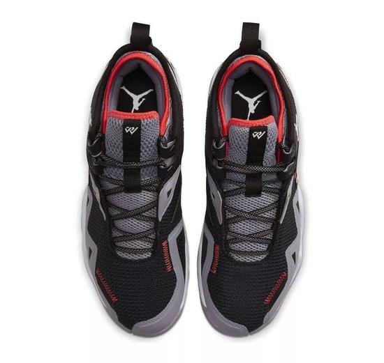 保罗的13代签名鞋曝光!这价格是真香啊!