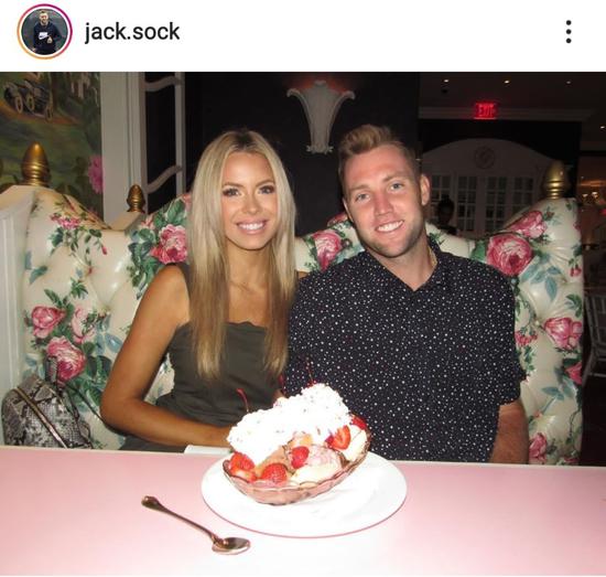 索克与女友利特尔