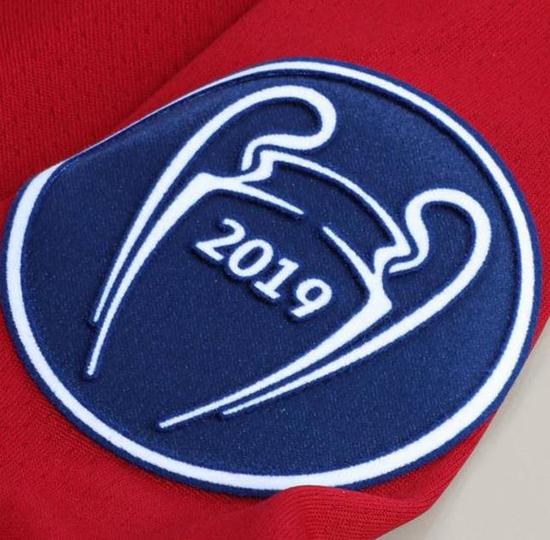 666利物浦欧冠新臂章上线金色印字庆祝夺冠